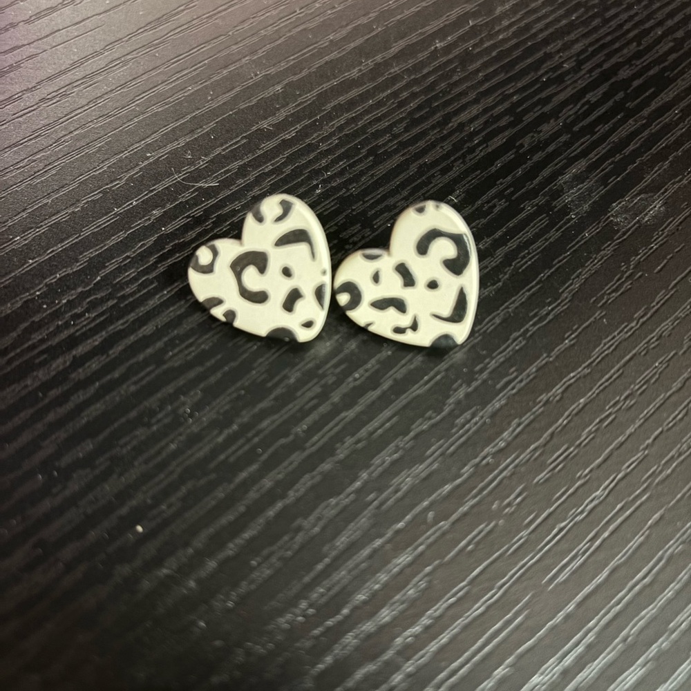 Heart-Shaped Leopard Print Earrings